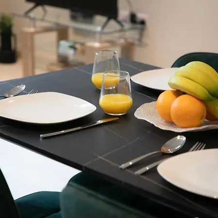 Apartment Apt 26, Stylish 1-br With Soothing Green Tones *