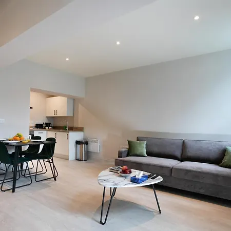 Apt 26, Stylish 1-br With Soothing Green Tones *