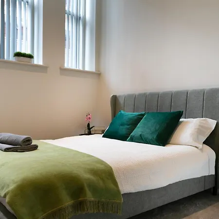 Apt 26, Stylish 1-br With Soothing Green Tones Leeds (West Yorkshire)