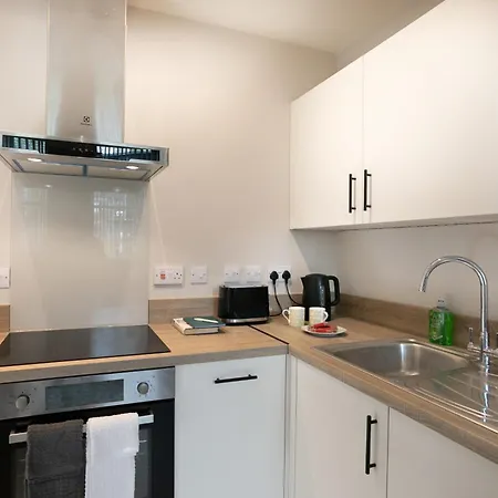 Apt 26, Stylish 1-br With Soothing Green Tones * Leeds (West Yorkshire)